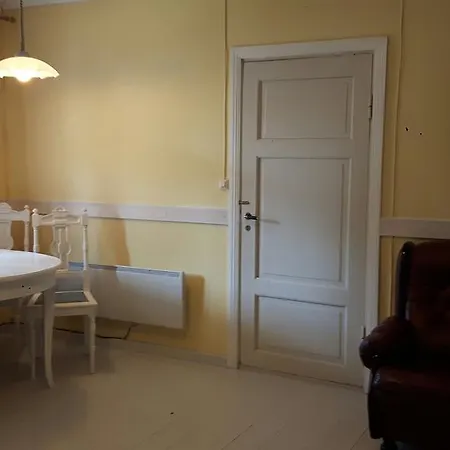 Konukevi Putikon Hovi *